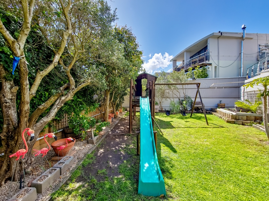 To Let 7 Bedroom Property for Rent in Camps Bay Western Cape